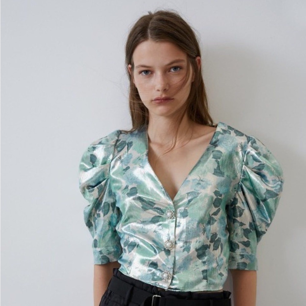 Beautiful Zara ballon sleeve crop top blouse with jewel buttons NEW size Large